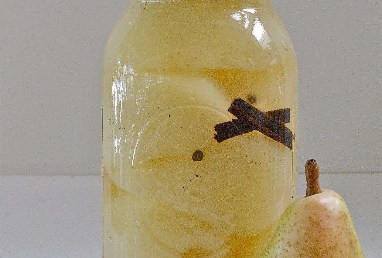 Vanilla or Cinnamon Pears in Light Syrup