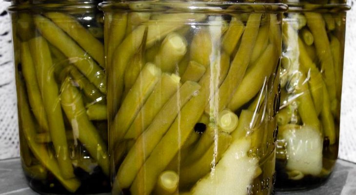 Lemon-and-Bay Leaf Bean Pickles