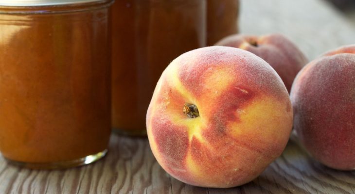 Peach champagne jam