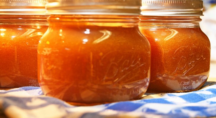 Peach champagne jam