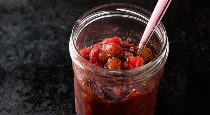 Spiced Apple Cranberry Chutney