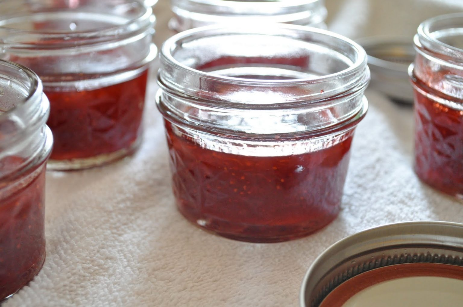 Strawberry syrup sbcanning homemade canning recipes