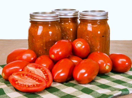 Homemade Canning – Canning Tomato Sauce When Your Crop Yield Is High