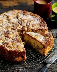 Apple raisin cake