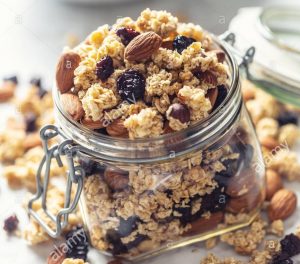 Almond muesli with grapes