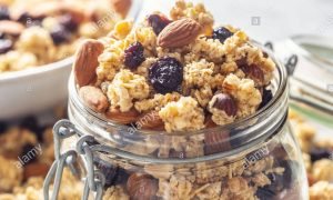 Almond muesli with grapes