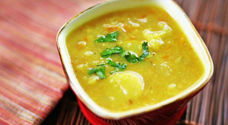 Curried potato and cauliflower soup