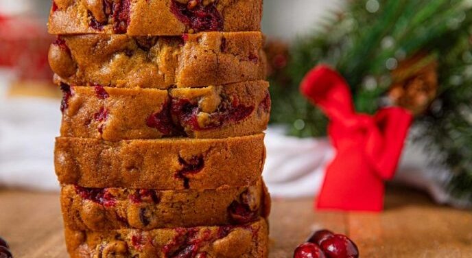 Pumpkin cranberry bread