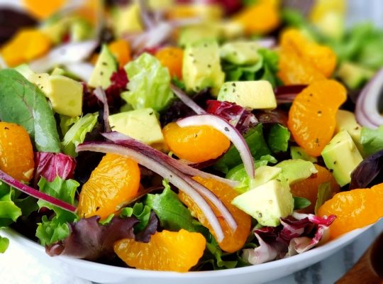 Avocado mandararin salad