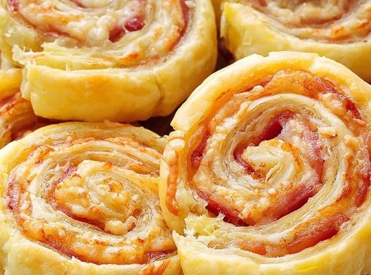 Bacon Cheddar Cheese Spirals