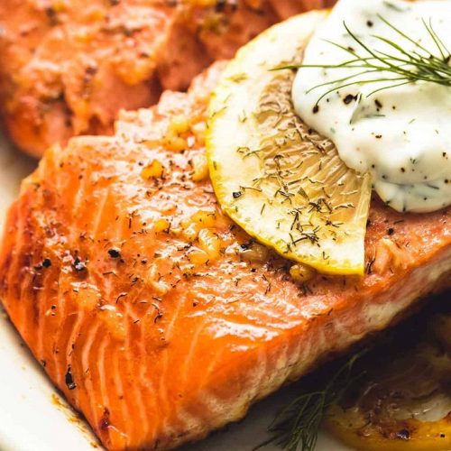 Broiled salmon with lemon and dill