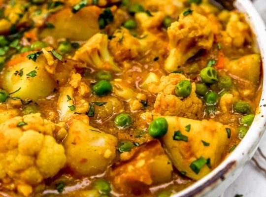 Cauliflower & potato curry