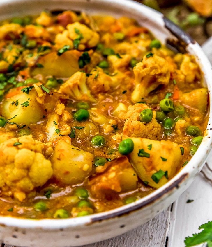 Cauliflower and Potato Curry – Easy Aloo Gobi Recipe for Dinner
