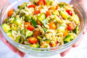 Easy orzo salad with peas