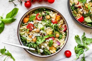 Easy orzo salad with peas