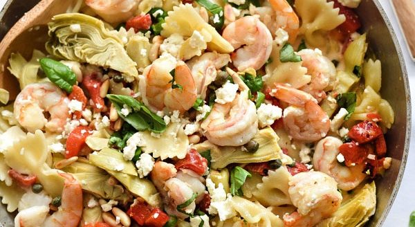 Healthy pasta shells, artichoke hearts with shrimp