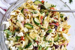 Healthy pasta shells, artichoke hearts with shrimp