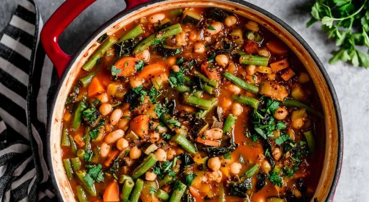 Minestrone soup with kale