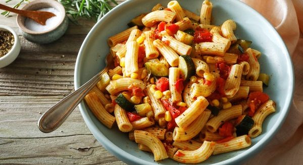 Pasta with zucchini & tomatoes