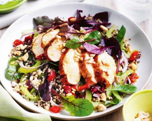 Spinach & wild rice salad & grilled chicken breasts