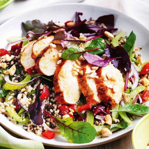 Spinach & wild rice salad & grilled chicken breasts