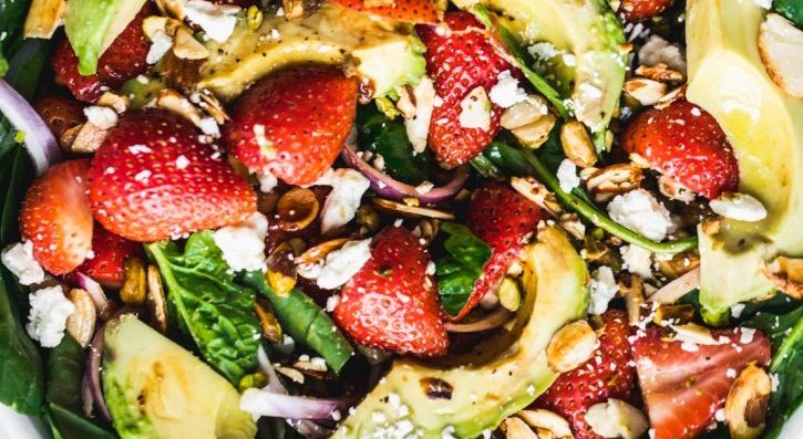 Strawberry spinach salad