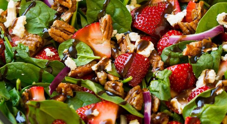 Strawberry spinach salad