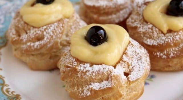 Zeppole Dessert